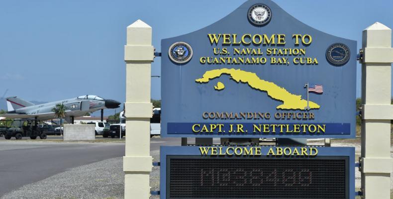 LopezOsmundo's tweet photo. 📢Nuestro país rechaza firmemente el encarcelamiento de migrantes en la Base Naval de Guantánamo, instalación ubicada de manera ilegal en territorio cubano desde 1903.
@PaulinoPrezVie1 @Emp_Avilmat #AVILMAT #LatirAvileño #CubaVencerá #SinPerderUnDía #UnidosXCuba @UebServicioA https://t.co/O7WC8rmTGF