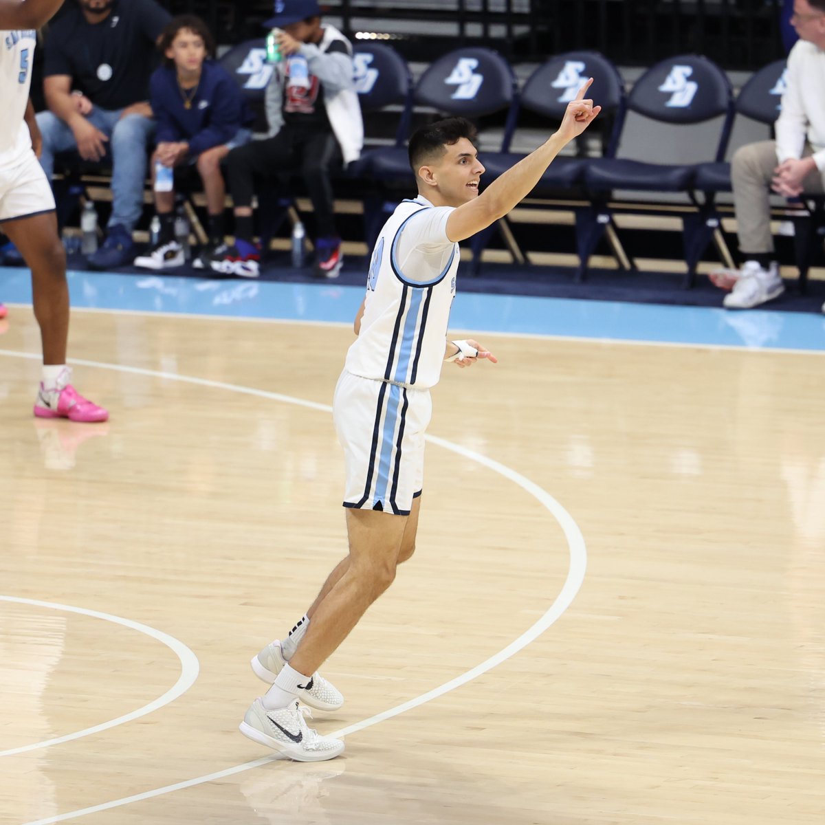 Neel's got three boards and a score in three minutes off the bench 👏

#GoTorerors