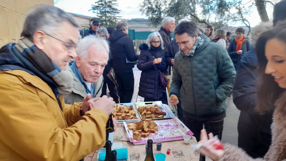 AcoaAke's tweet image. 🎶 San Blas eguna #Paganos|ko #kontzeju|an

@LAGUARDIAOT @Rioja_Alavesa #Araba #Alava