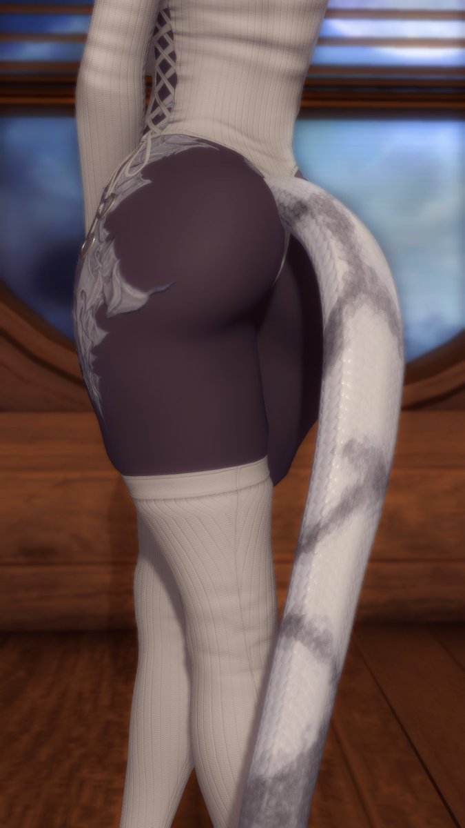 Messed around for year of the snake and made a Raen to maybe try out some poses with and walk around with!