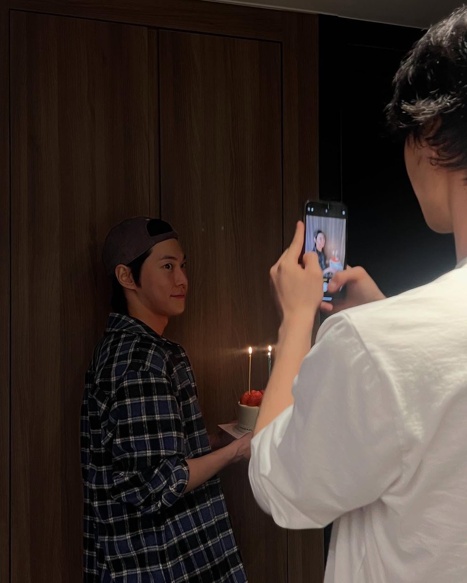 praw_taecyeon's tweet photo. โดจอห์นโมเม้นเยอะมากกกเยอะจนเขินนนนนิแฟนกันชัวววๆๆตัวติดกันเกินปายยยยกิ้ดดดดดน่ารักกกกมากกกกกกคู่นี้ 🐰🐱
#โดจอน #dojohn #도쟌 https://t.co/nJs3vrGUvT