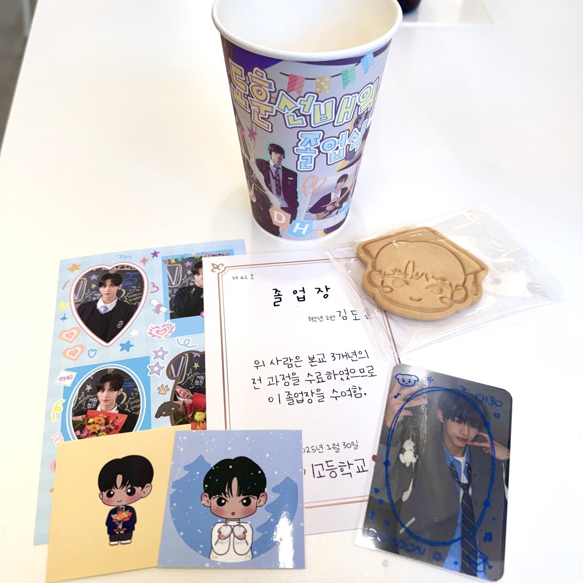 도훈군의 생일잔치에 다녀왓습니다..

#도훈선배의_졸업식
#도훈이를_만난_두번째계절