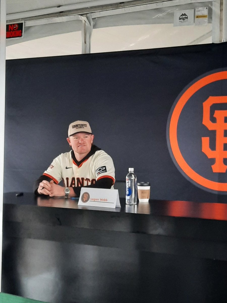 dereleeke's tweet image. Lots of Giants fans came out to fanfest today despite the rain, fun times!
