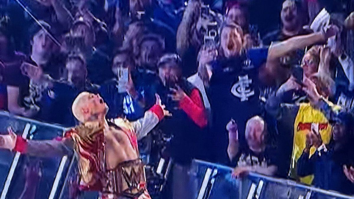 Meegz20's tweet photo. ⁦@CarltonFC⁩ represented at ⁦WWE Royal Rumble https://t.co/bqBmIXIsUh