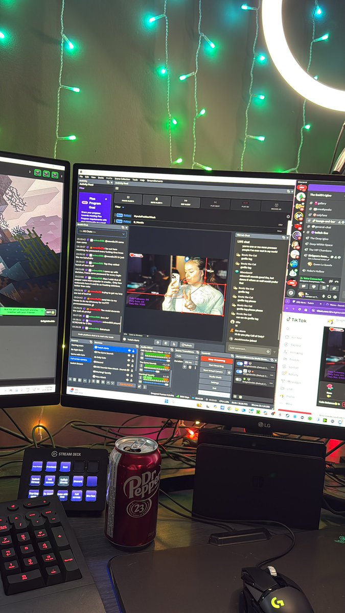 BriightSmiith's tweet photo. IM LIVE!!!! First time live in 1 year! 

https://t.co/3SxHoplPuA https://t.co/3bGot4HYeE