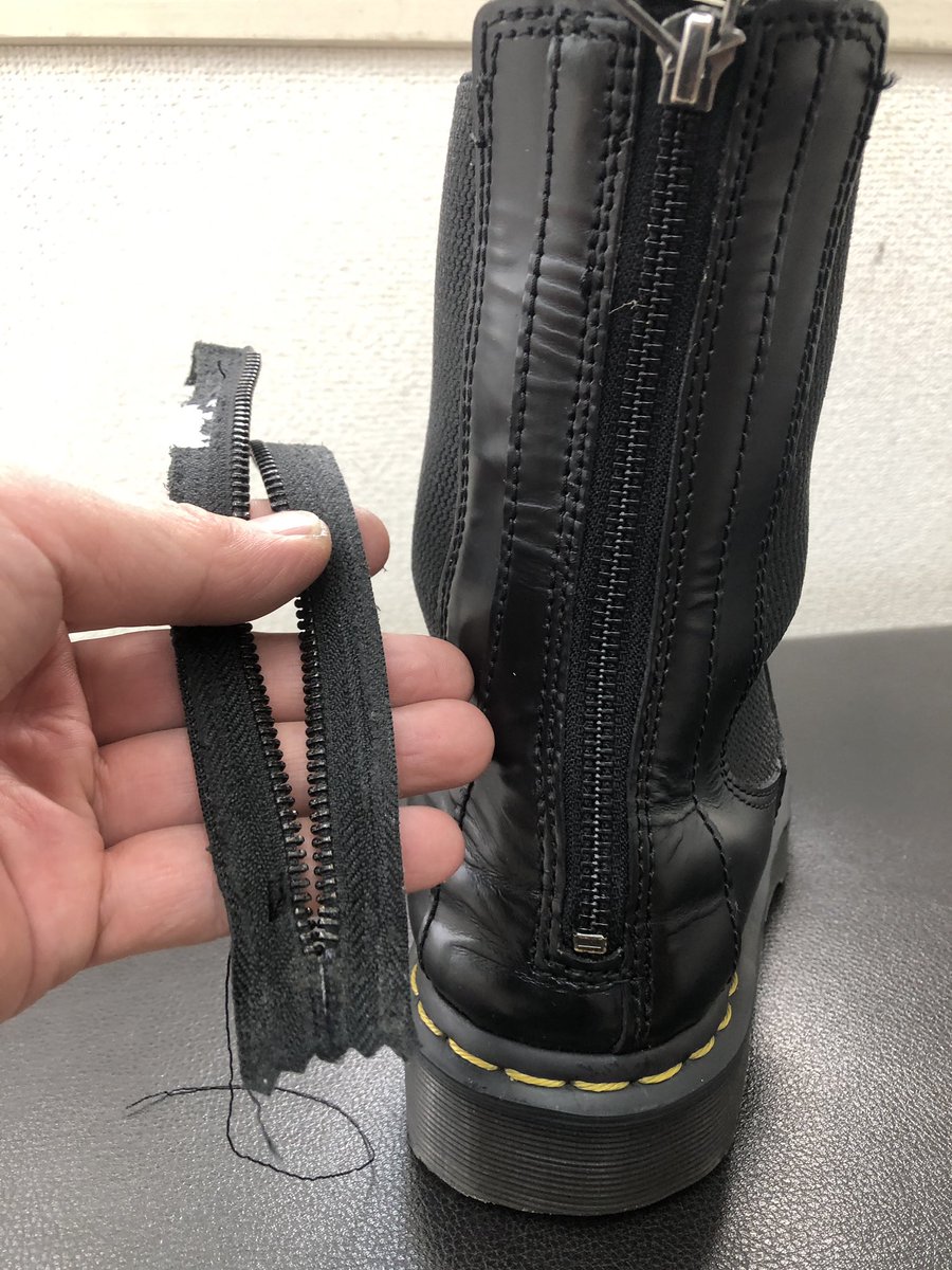 Workshop_SOLE's tweet photo. 練馬区は、あいにくの雪予報でしたが、今のところ大丈夫そうです。

今日は節分ですね！
毎年お決まりの『一陽来復』

『今年も忙しくさせて頂きますよーに』

願い込めてセット完了!

靴修理、鞄修理、合鍵作成のスタートです😊
《写真で簡単☆修理見積もり》
宅配修理 https://t.co/re53K93kPz https://t.co/NzzXP8Ck94