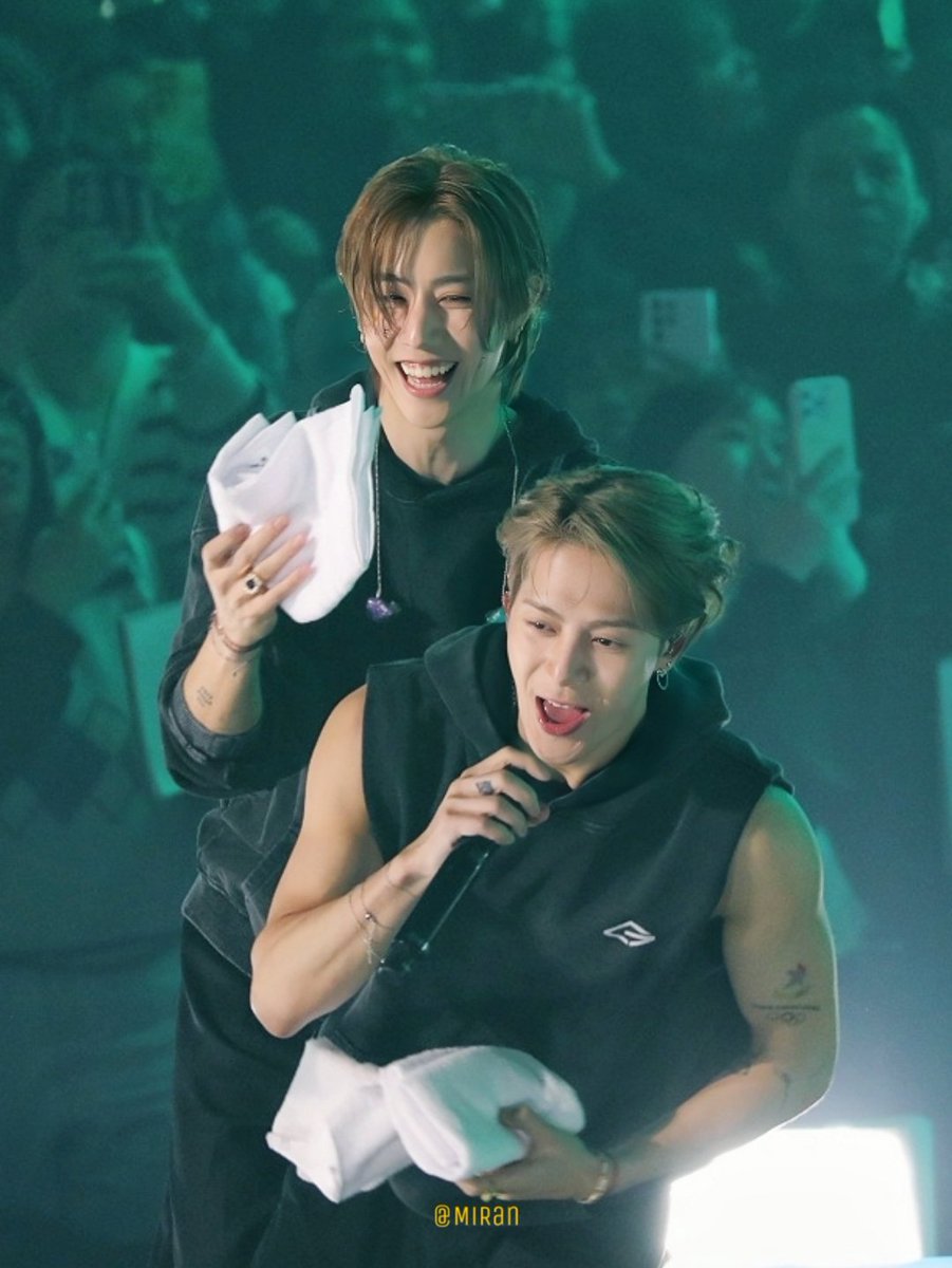250201 NESTFESTD-2
🥰🥰
#MARKSON
#GOT7