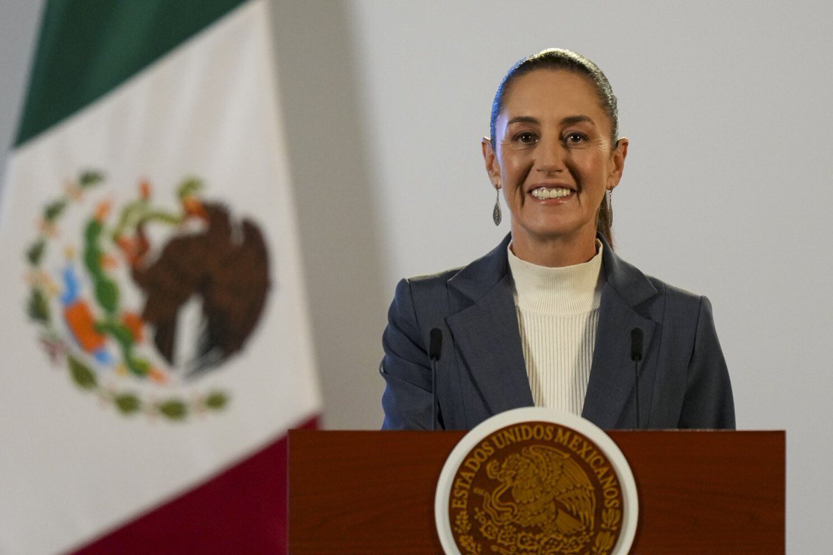 PopCrave's tweet image. Mexico’s President Claudia Sheinbaum has ordered retaliatory tariffs on the US.