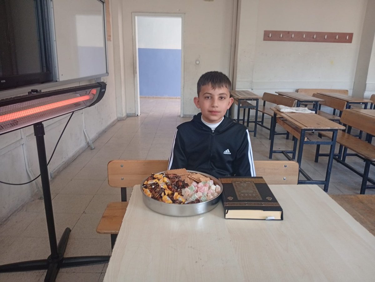 TugvaEyyubiye's tweet photo. 📍 Eyüp Göncü Ortaokulu 
📍 Halilurrahman Ortaokulu 
📍Dr. Cavit Özyeğin Ortaokulu https://t.co/qnWbvHq1tN