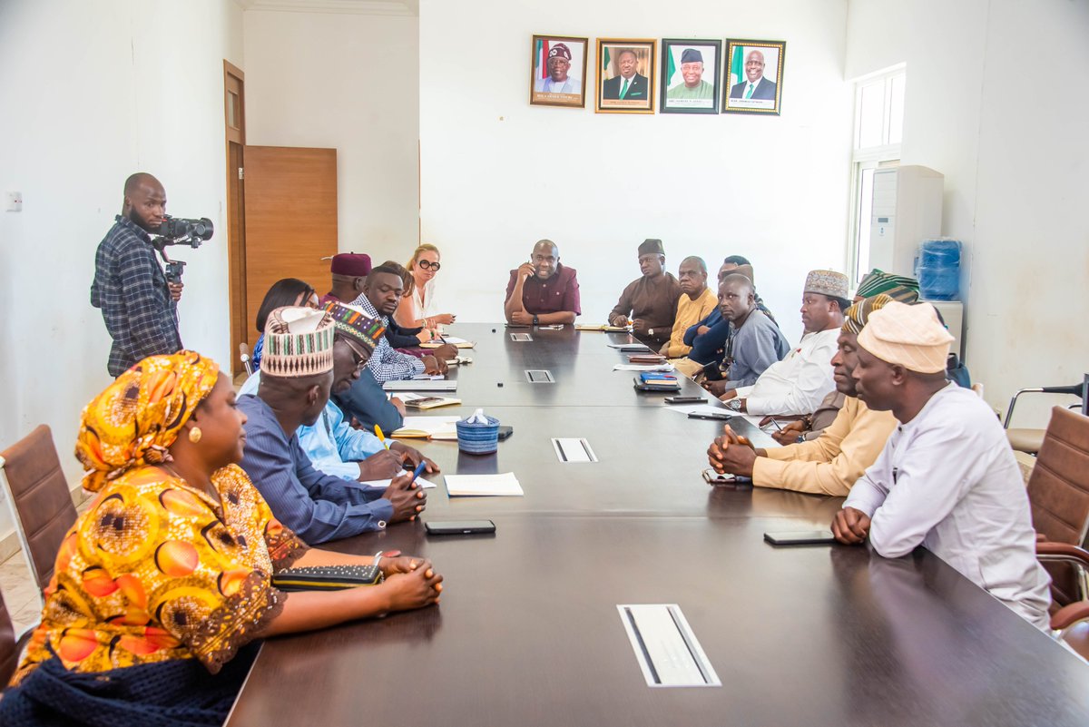 Engaging dialogue with Plateau State Commissioner for Agric, <a href="/bugama/">Samson Ishaku Bugama</a>, on the state's agric-development &amp; the EU climate-smart agric programme. This initiative will enhance Plateau's already renowned produce through innovation and sustainability.

#GlobalGateway #EUinNigeria