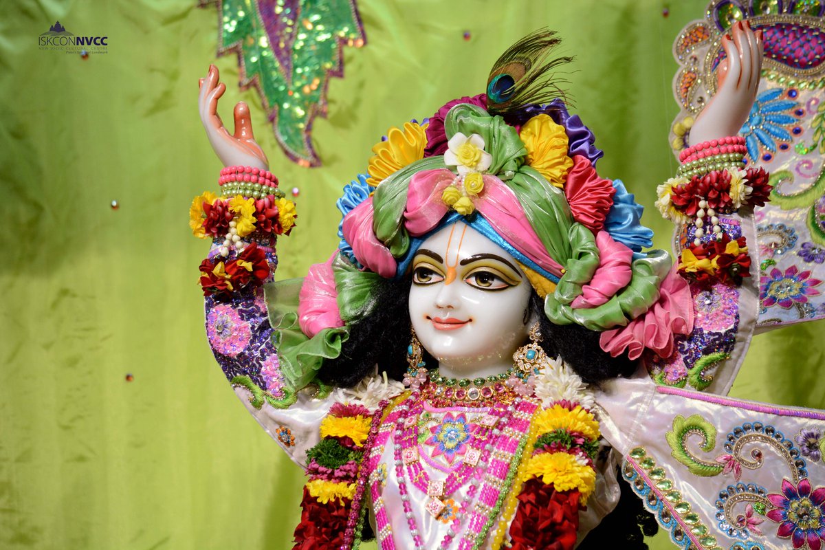 ISKCONPune's tweet photo. 🙏🏽Today's Darshan 📿 🗓02-02-2025🙏
🌷Sri Sri Gaur Nitai🌷
🚩@ISKCONNVCCPune🚩
.
.
#ISKCONNVCC #ISKCONPune #ISKCONNVCCPune #ISKCON
#kumbhmela2025 #kumbhmela #Prayagraj
#PrayagrajMahakumbh2025 #2ndfebruary #2ndfebruary2025
#Sunday #Harinaamsankirtan #Radheshyamdas #Radheradhe https://t.co/2FvKxk2WdC