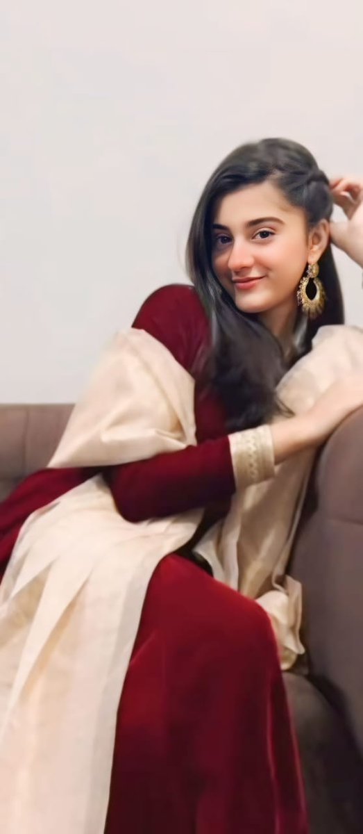 Main kaisi lg rhii hon,❤