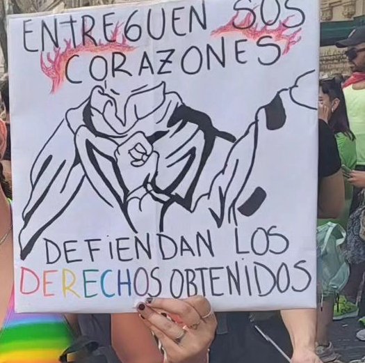 ivvyba's tweet image. Referencia al anime Shingeki no Kyojin 💓 lo ví y me emocioné!