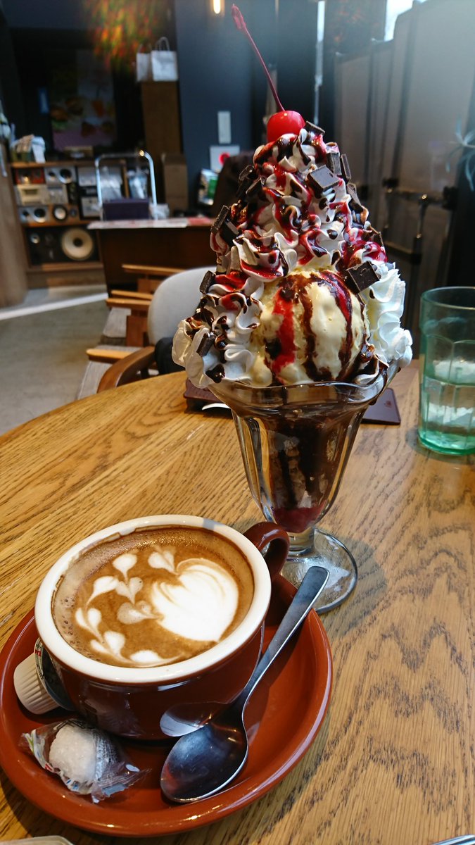 taboucyobi's tweet photo. 思ったより大きくて食べ過ぎました🥺
#立川
#underthecascade https://t.co/oQiY2ZohND