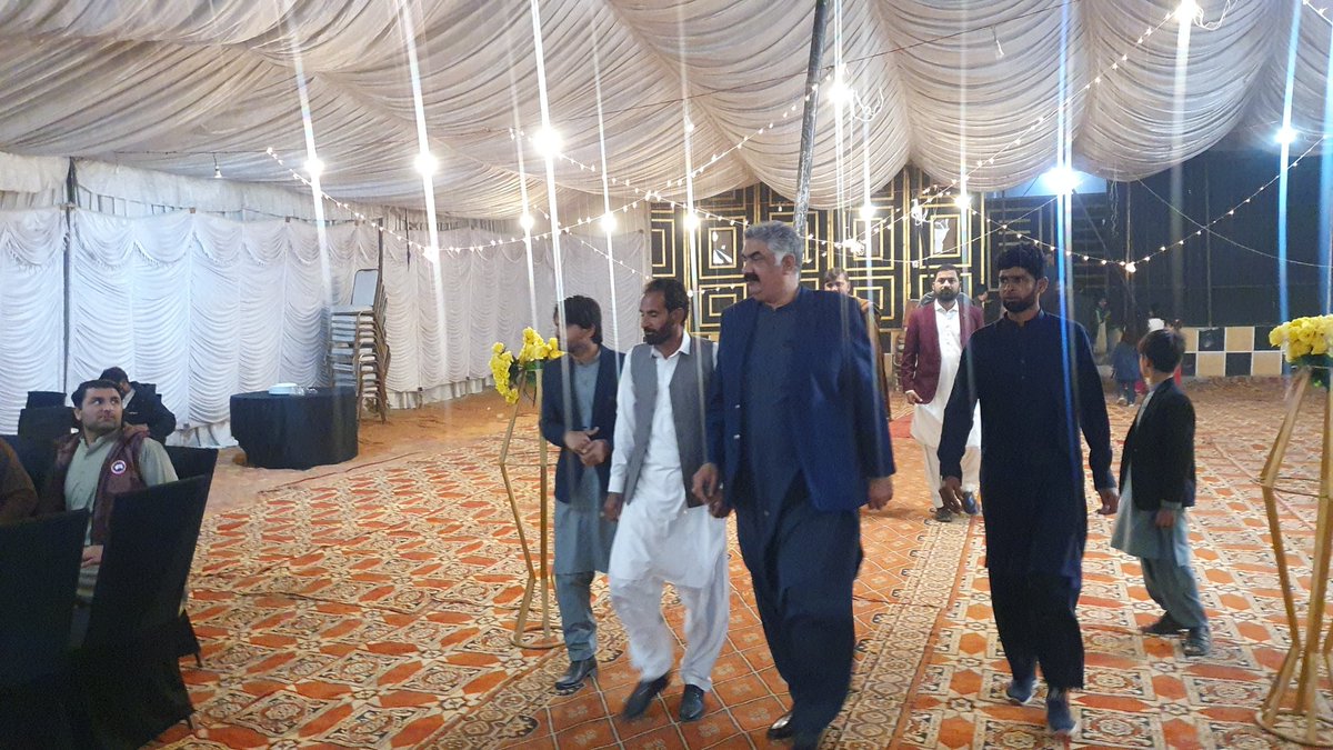 AsgharJoiyaUpd's tweet photo. جنرل سیکرٹری تحریک انصاف جنوبی پنجاب عوامی ایم پی اے حلقہ پی پی 253 بہاولپور ملک اصغر جوئیہ (@AsgharJoyiaPTI1 ) صاحب کی ملک فیض رسول جوئیہ صاحب کی صاحبزادی کی شادی کی تقریب میں شرکت۔
#GSPTI #PTISP #PP253 #MalikAsgharJoiya
#مینڈیٹ_چور_اردلی_حکومت https://t.co/iTDXfUmmZQ
