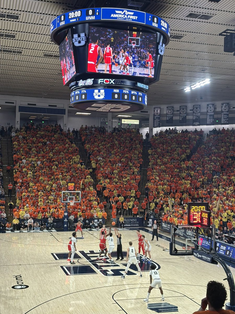 lisalouwho1989's tweet photo. Game time β¨π€π»
#USUvsUNM #GoAggies https://t.co/Qp6PQ27cmZ