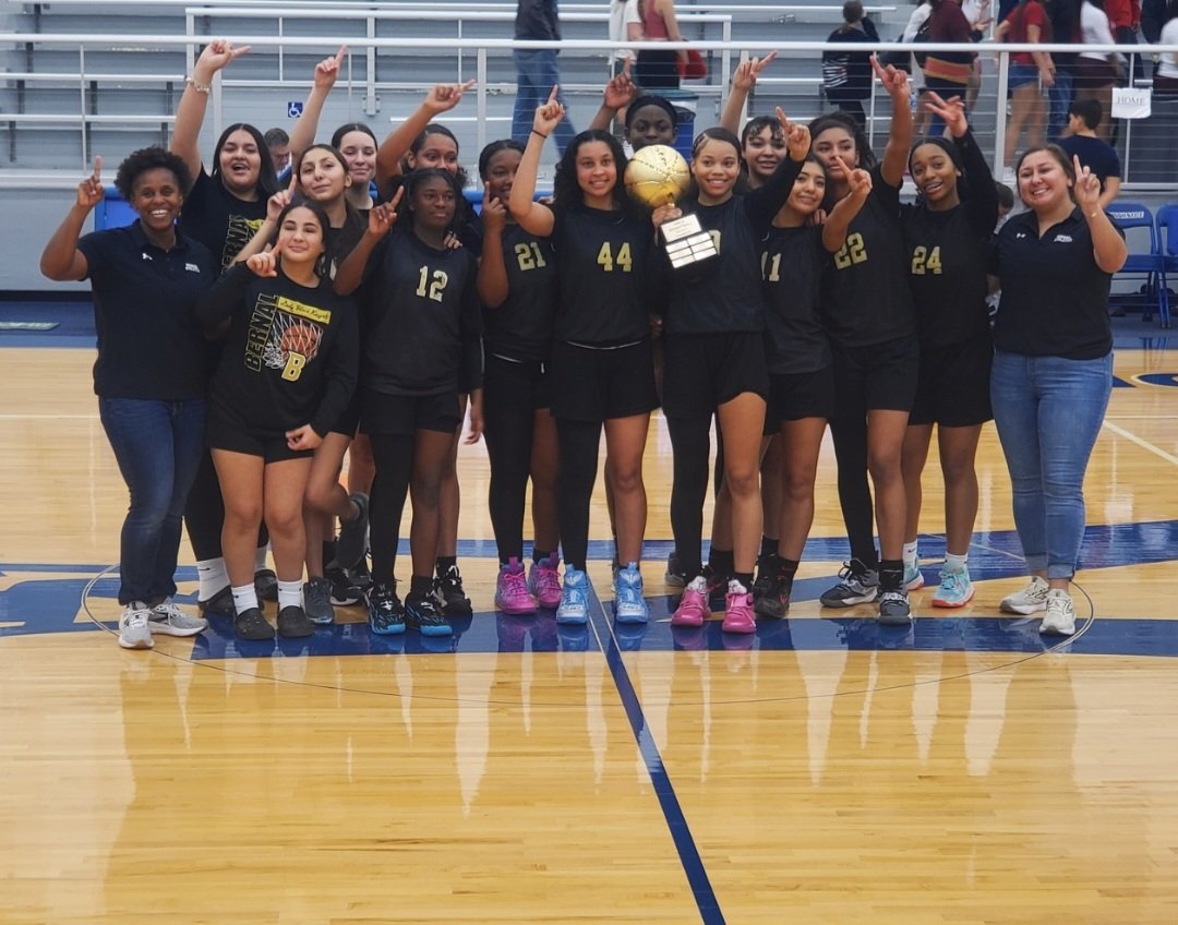 Coach Candace Mora tweet media