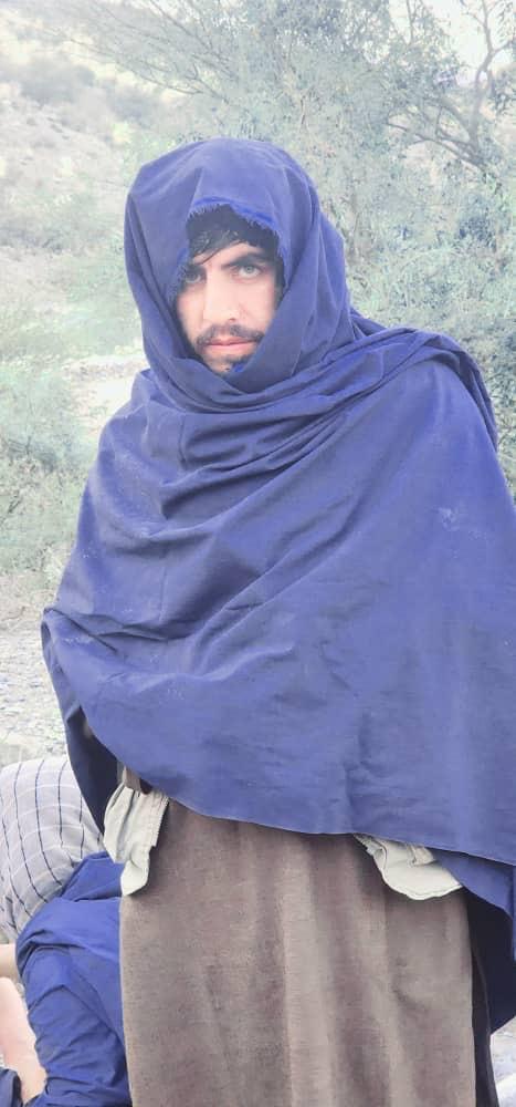 څه بلادردلري بيلتون دي غنمرنګه ياره ،،،
چي غورځيدم پورته کيدم  راړنګيدم  درپسي ،،
#شهید_استاد_عزیر‌تقبله‌الله