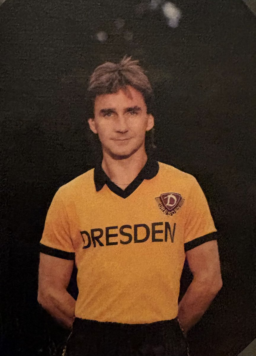 Heute geht der Blick gen Himmel 
Herzlichen Glückwunsch zum Geburtstag 
Reinhard Häfner 🕯️🙏
#unvergessen 
#sgd1953