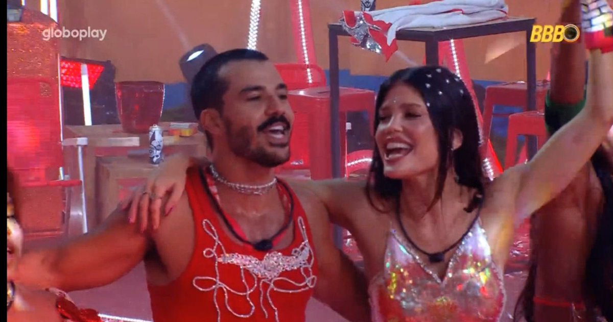 StradaVitoria's tweet image. Vi e Teus no mundinho deles 💕 são muito eless!!! 

eles tão entregando MUITA energia de gostos@s, alegria, amor e beleza rara nesse show viu, estamos aqui amando e acompanhando tudo SIM 😮‍💨✨

#BBB25 #TeamStrada #TeamTeus #ViTeus 

Fotos: Reprodução/Globoplay