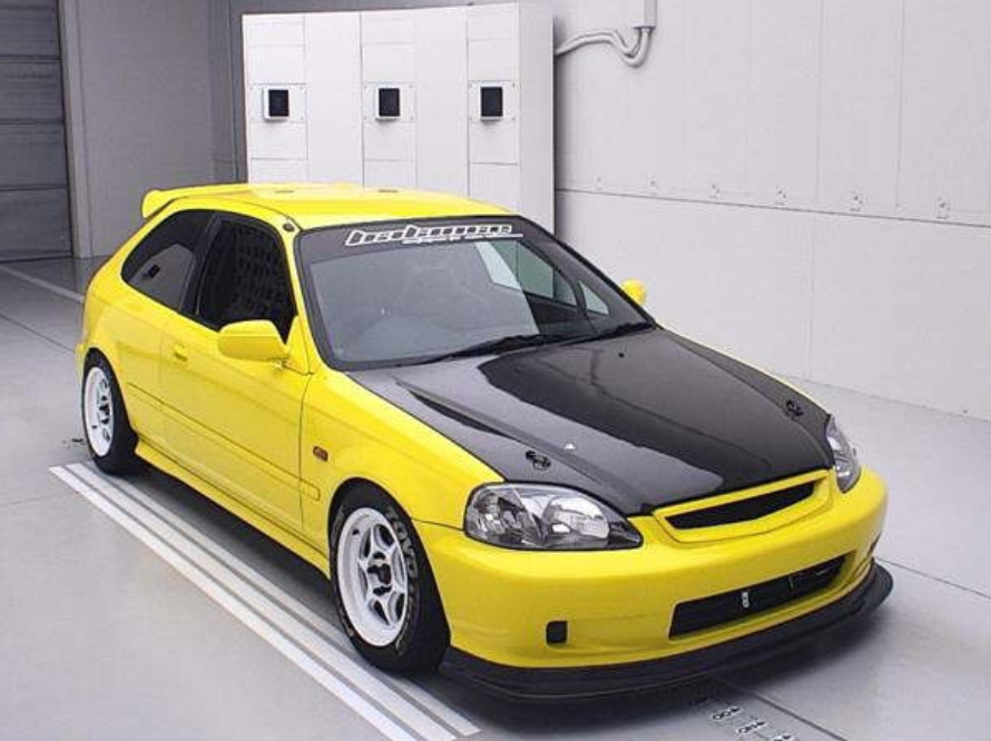 FujisanRob's tweet photo. This 2000 Honda Civic Type-R (EK9) was auctioned yesterday with 187,000kms as a grade R/D and went unsold for $18,700 CAD which would land in Vancouver for about $25,000 CAD with taxes, customs cleared.

#JDM #JDMNORTH #HONDA #CIVIC #EK9 #CTR #IMPORT #B16B https://t.co/1PjedMjumO