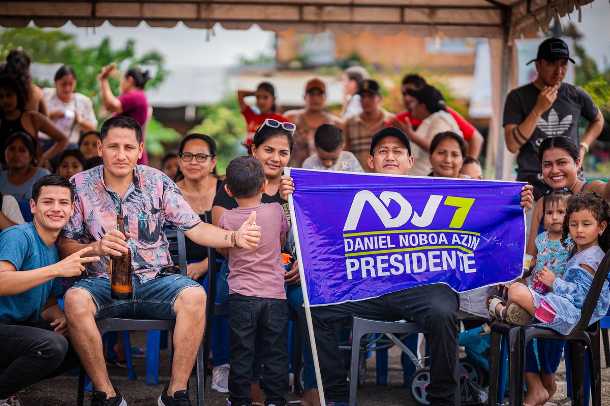 💜🎉|| Vivimos momentos de alegría, celebrando el Carnaval.

Desde el cantón #Shushufindi festejamos el carnaval, con música, danza y muchas sorpresas. 🎉✨

#UnaAsambleaDistinta  #VotaTodo7 #DanielNoboa #Ec #Sucumbíos 
.
<a href="/DanielNoboaOk/">Daniel Noboa Azin</a>  <a href="/Adnecuadorok/">AdnEcuadorOk</a>