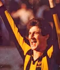 El mejor de los nuestros, salu nando

MORENA, FUTBOL Y GLORIA