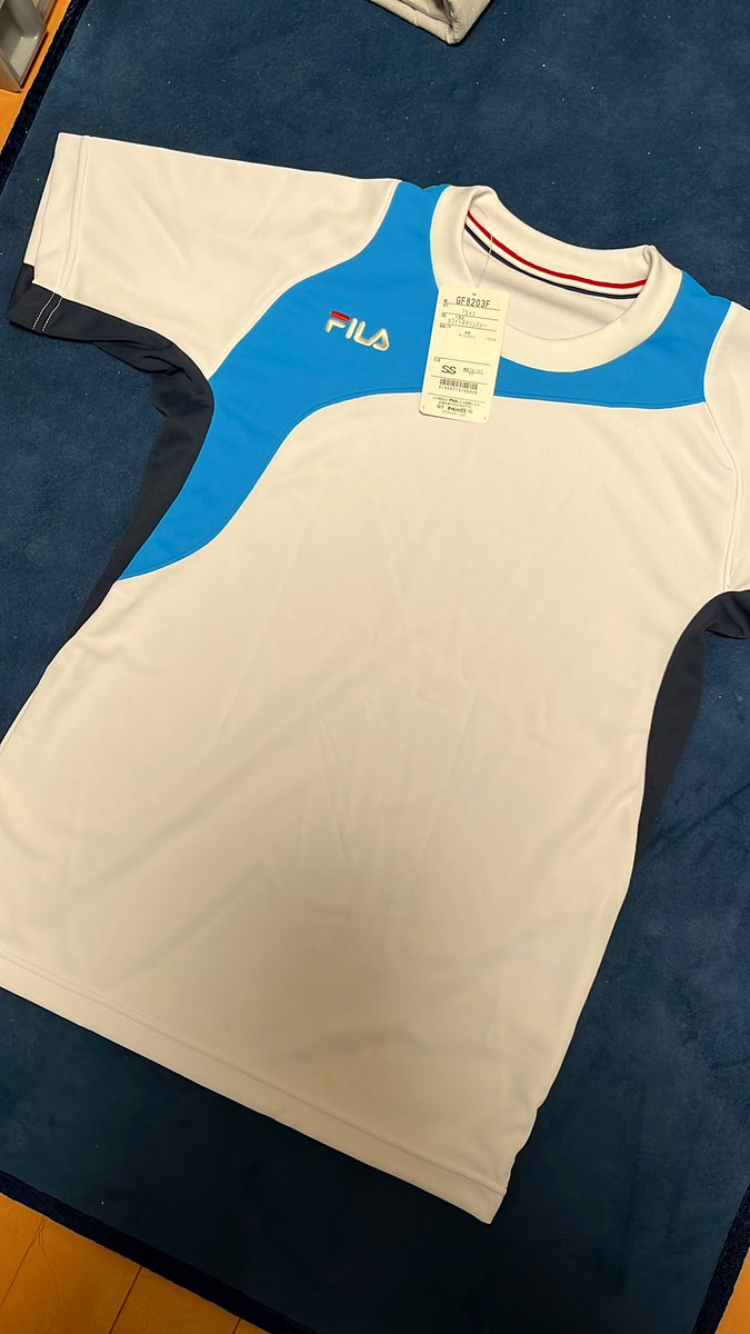 なんでかわからんけどオフハウスに体操服売ってて買ってしまった
欲しかったデザインだから少し小さくてもいいかな精神