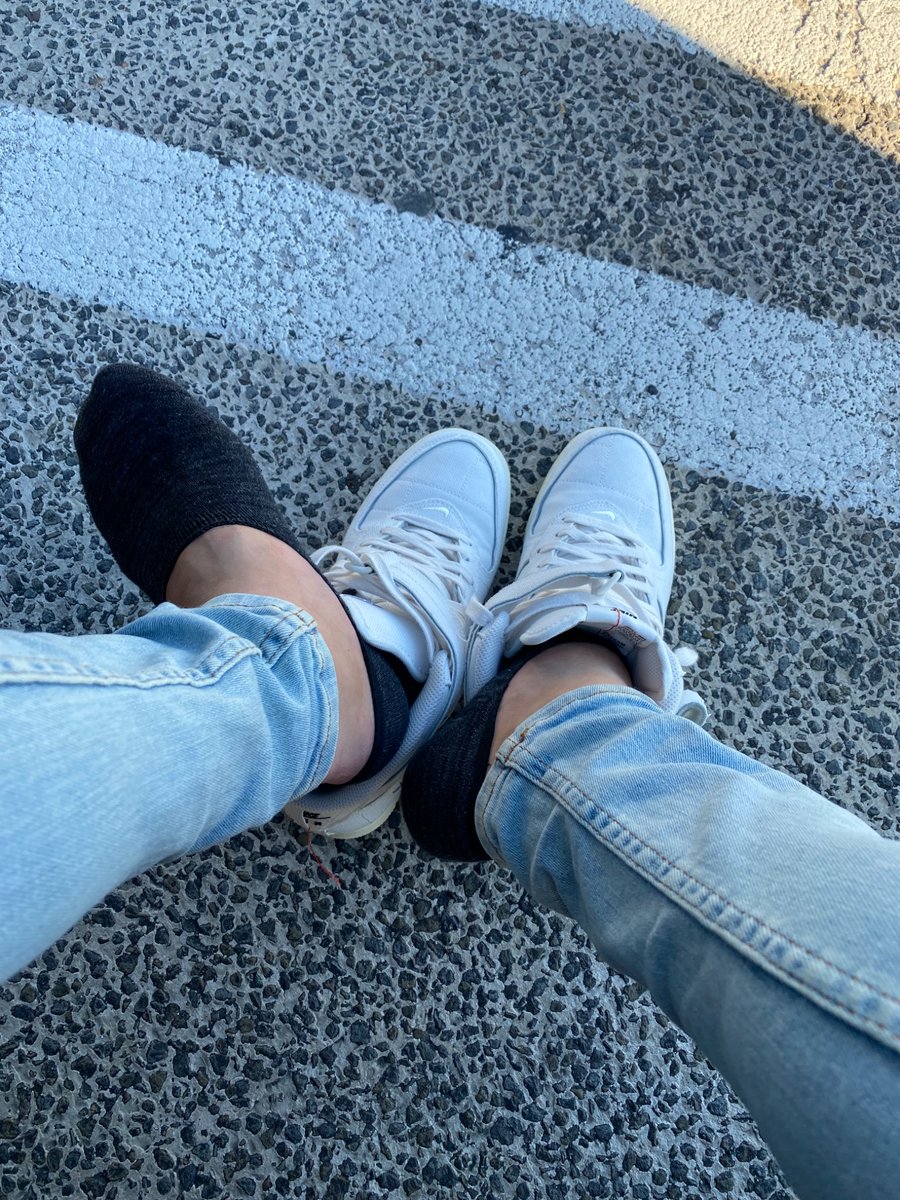 sneaker like tweet media