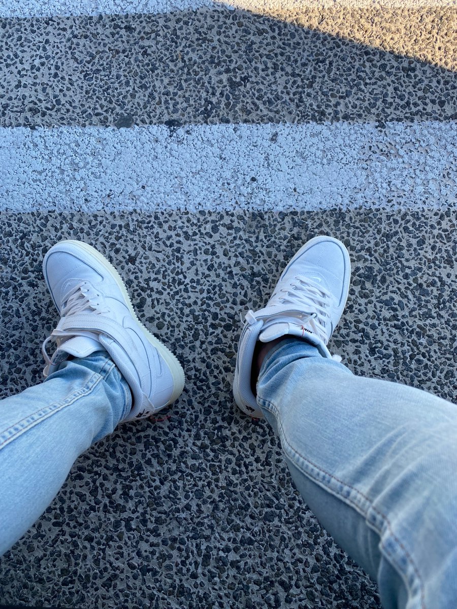 sneaker like tweet media