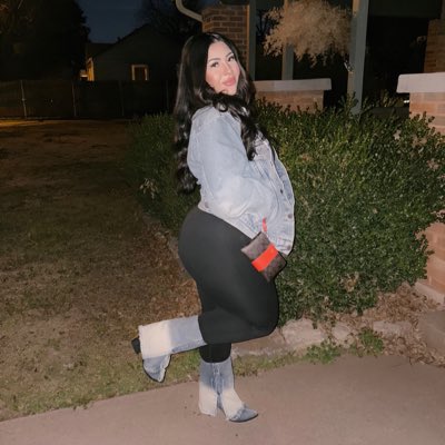 rosaleexoxo's tweet photo. #NewProfilePic https://t.co/sz0gpaJcLn