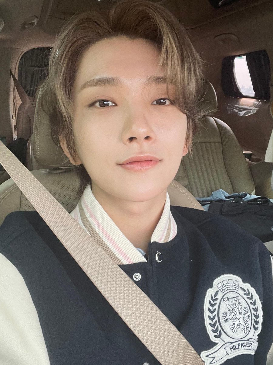 these joshua selfies 🤎