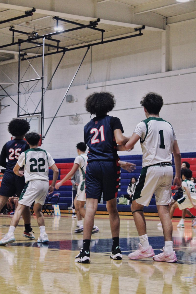 LR5_Photography's tweet photo. ❤️💙🏀 #lilreckphotography #sports #sportsphotography https://t.co/WBFH0DF4x7