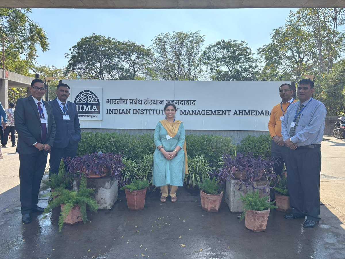 IN_DCP's tweet photo. As part of the #ManagementDevelopmentProgramme, five Naval Civilian Officers successfully completed a course on "Understanding Bhagavad Gita: A Journey Towards Leadership Excellence" at @IIMAhmedabad from Jan 29 - Feb 01, 2025. #IndianNavy 
#NavalCivilians #HRManagement #CapacityBuilding