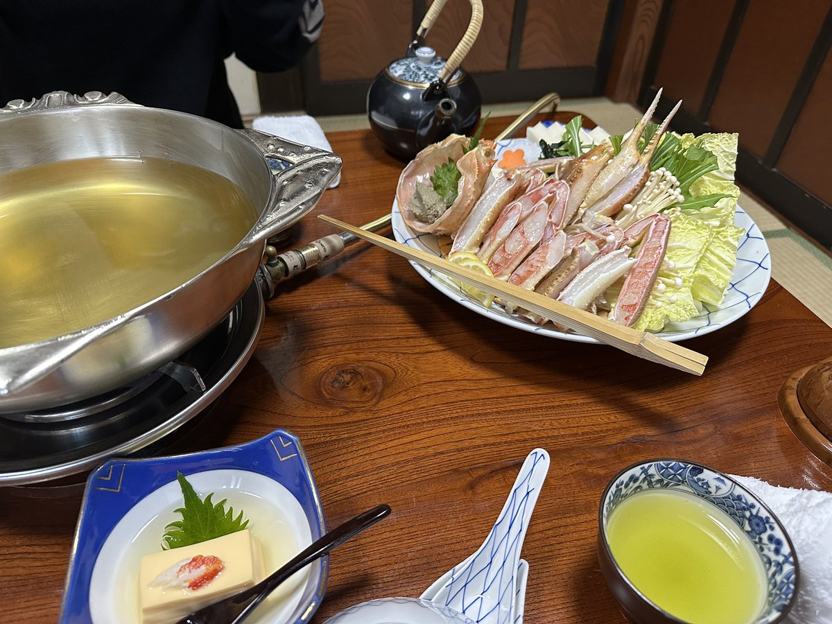 elcqan's tweet photo. 今日はカニ食べました🦀

夕方はバスケ🏀 https://t.co/lwItircW5o