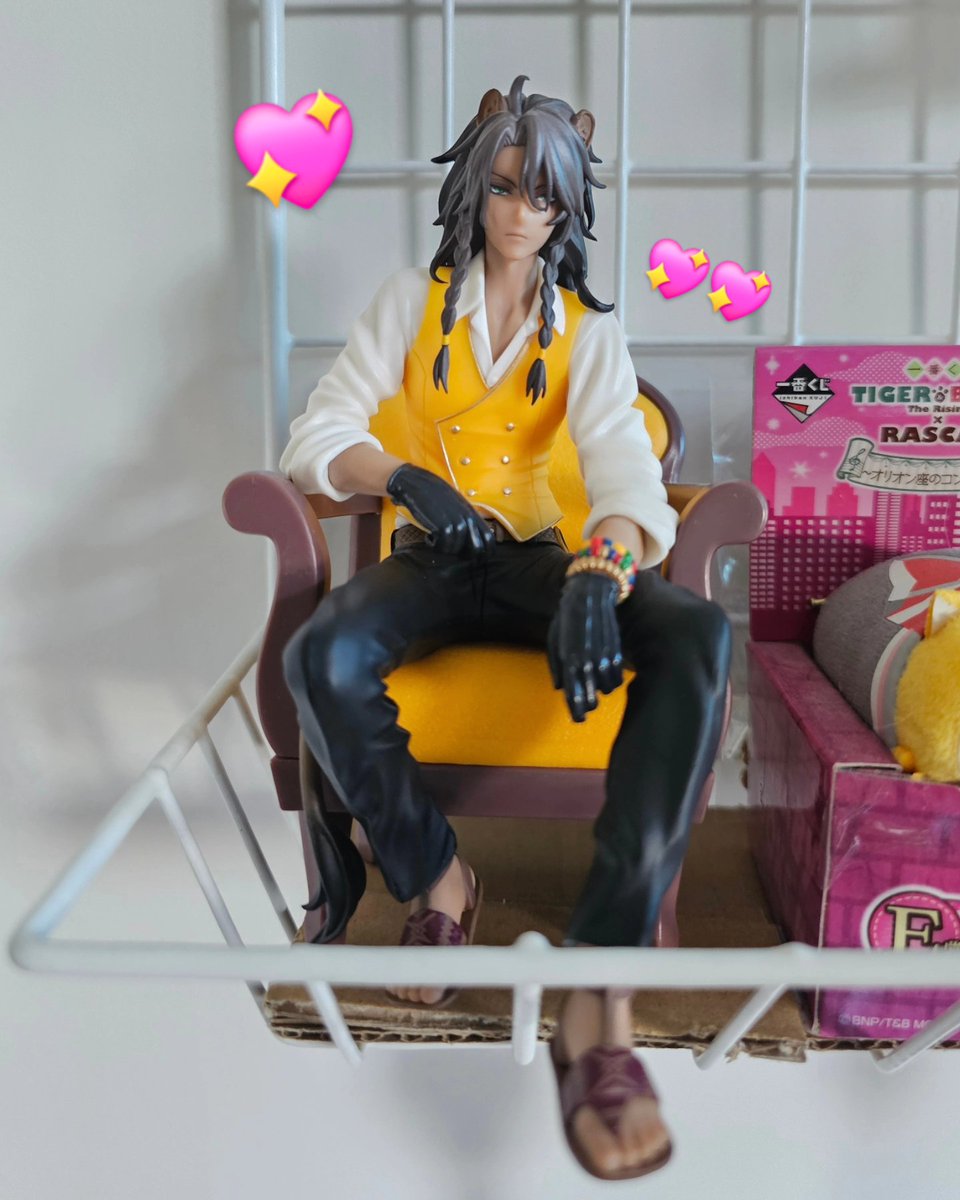 _draw101's tweet image. LEONAAAAAAA 🦁💖💖💖💖
Finally drew a #TwistedWonderland character based on my first figure HAHAHAHA 🤣 Excited for the anime coming 👀👀 Also why is it already February 🥹?

#rkgk #LeonaKingscholar #ディズニーツイステッドワンダーランド #ツイステ #ディズニー