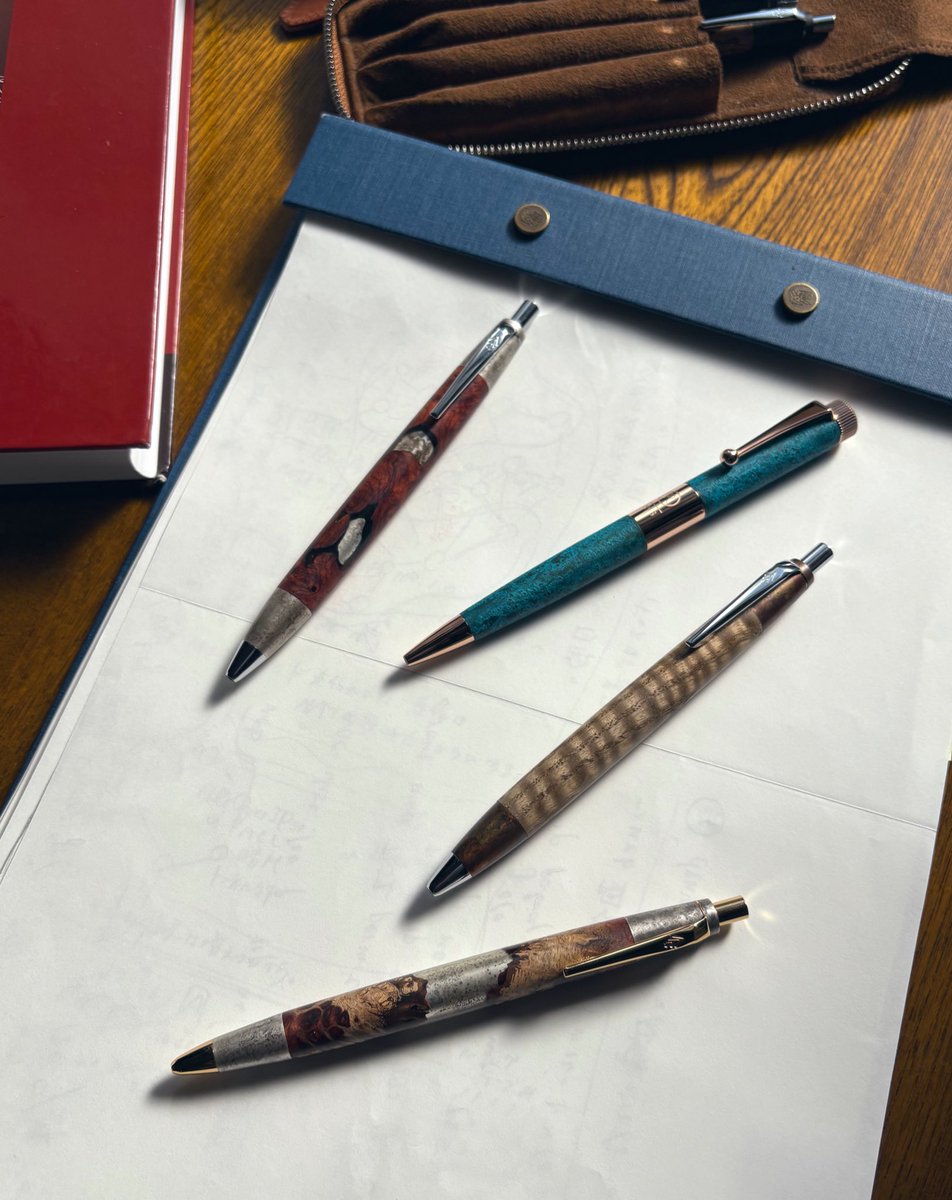 斑紋金具のペン達☺️ ①野原工芸 侘寂花梨瘤斑紋純銀色 スタンダード