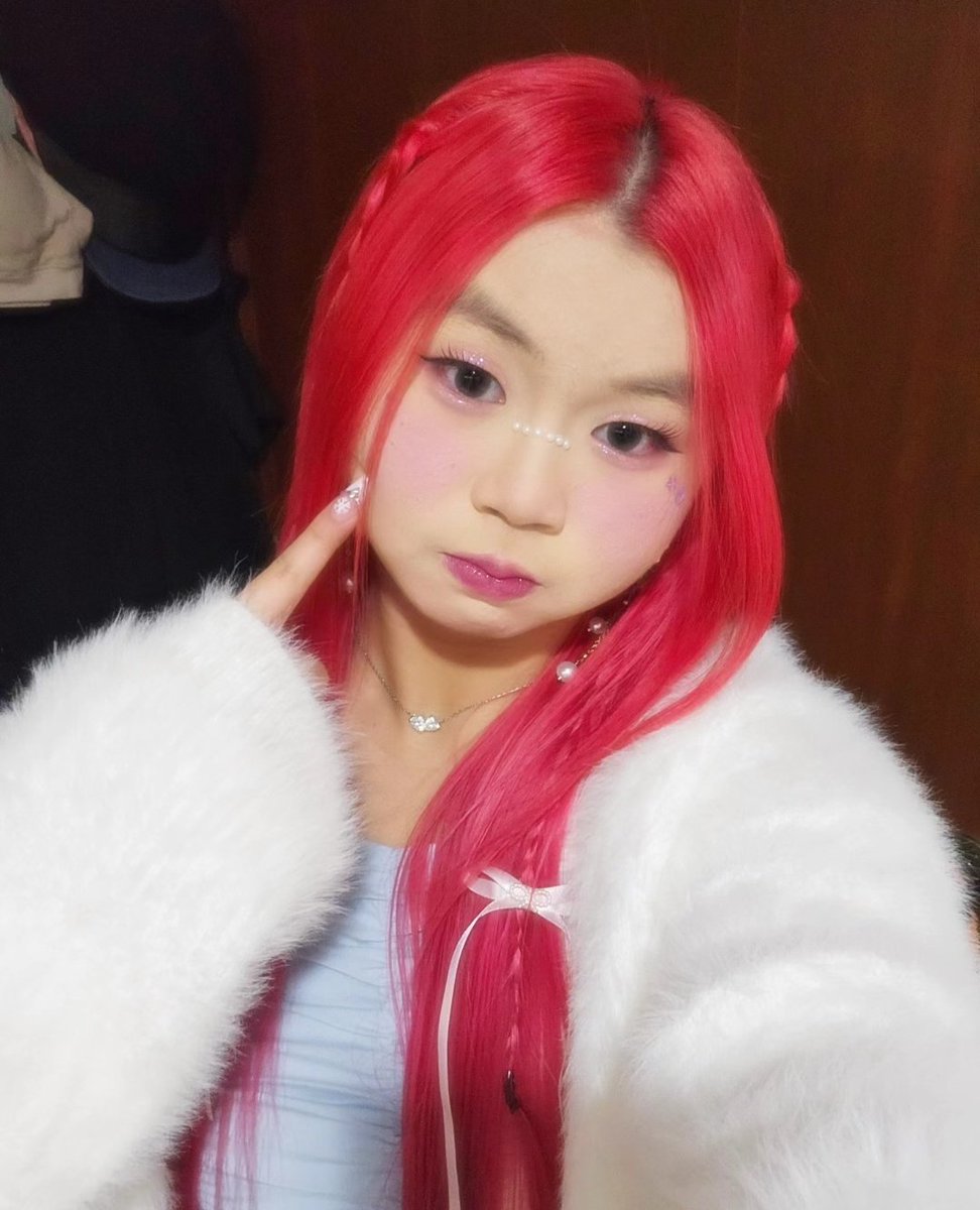 yourfavlyon's tweet photo. I miss rieeeee 
#lyOnselcaday #OOOselcaday #OnlyOneOf #lyOn https://t.co/MTio33rLqD