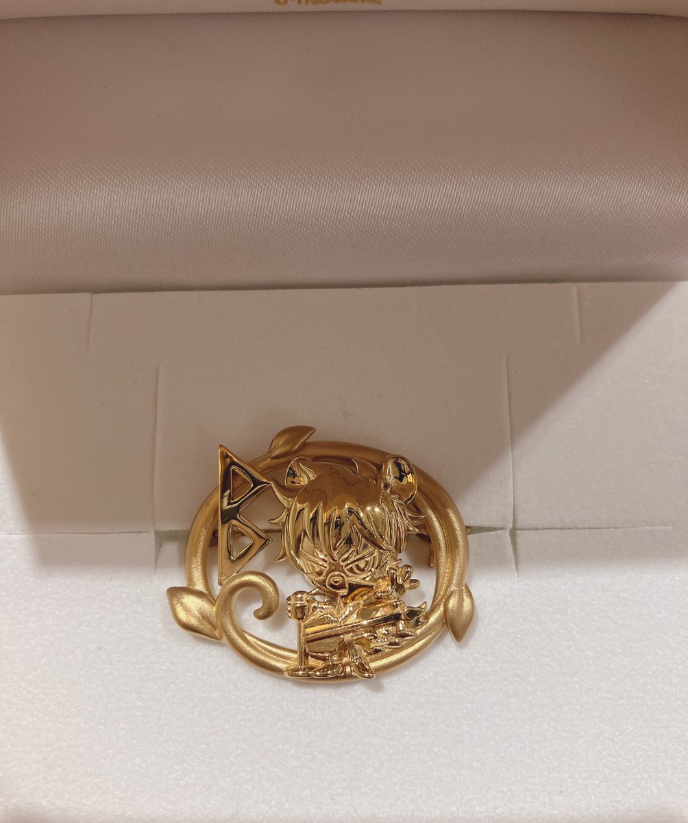 zero_KMa's tweet photo. みんな見て……！
U-TREASUREさんでオーダーしてたアクセサリー、ついに完成したの！！
普段使いできるＴＪのネックレス、
それからリカオさんと、そしてダークスイーツブローカーさんのブローチ……！！！
本当に本当に、素敵なものを制作してくださってありがとうございます😭生涯の宝物です😭😭💜⚖️ https://t.co/60M1eJel6O