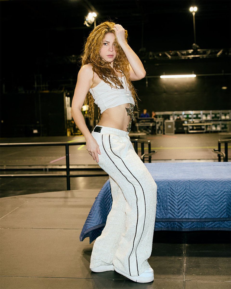 shakira's tweet photo. I’m coming back to the @RecordingAcad stage and on my birthday!  See you tomorrow night. 🎶✨ #GRAMMYs https://t.co/M9v5jqJEOQ