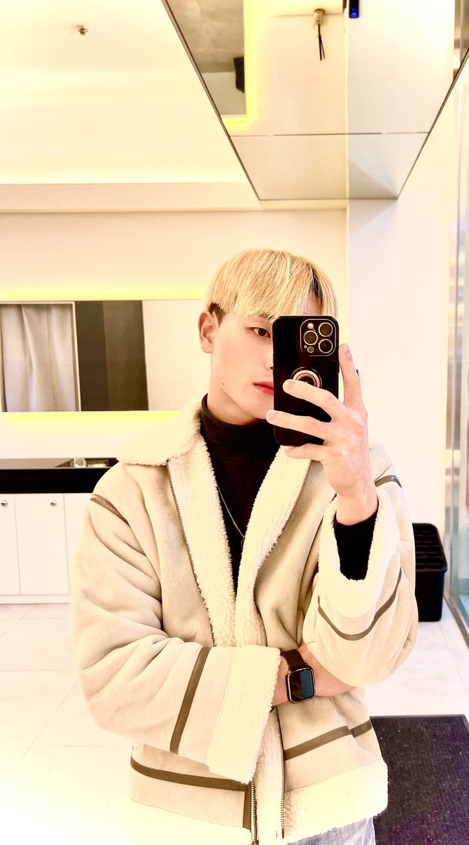donggeon_ls22's tweet photo. 俺の最後の金髪(±今は黒髪です)

#いいね #いいねでDM #いいねした人フォローする #いいね返し #髪 #金髪 #韓国 #日本旅行 #東京 #大阪 https://t.co/7IsqOi2kRS