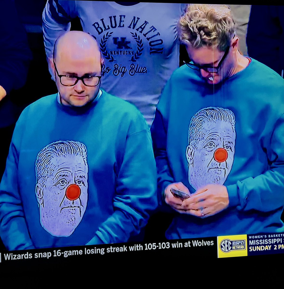 kkhogs's tweet image. $40 for “clown Cal” sweaters 
$350 for a ticket 
Getting trucked in Rupp by Cal and the Hogs

PRICELESS