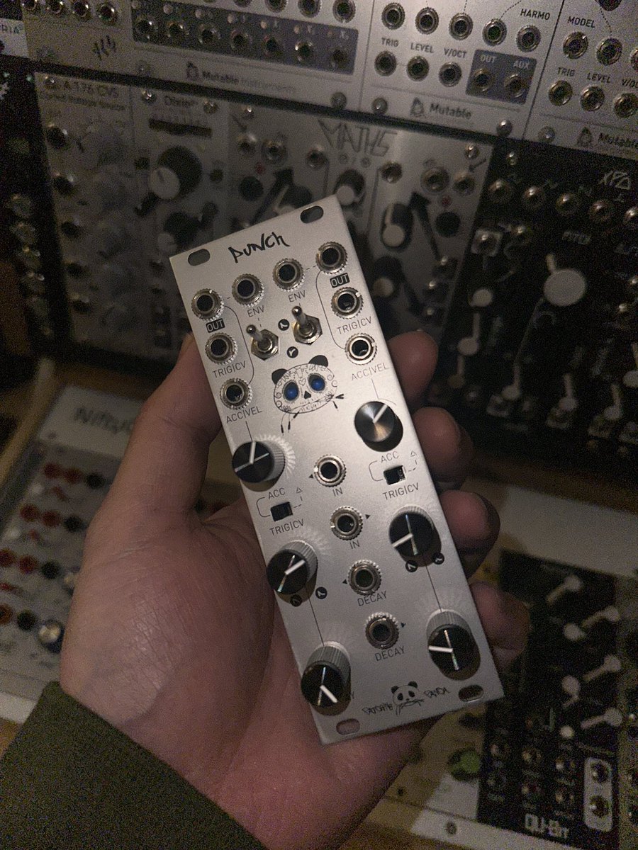 blacktshirtman's tweet photo. new modules! #eurorack 🎛️🎚️ https://t.co/qkoVNlpj4C