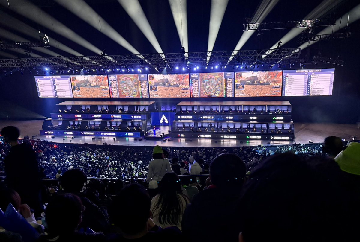 AliCalamity's tweet photo. Finals day let’s gooo!!!

#ALGS #ALGSSapporo https://t.co/Lrm7PKSnhT