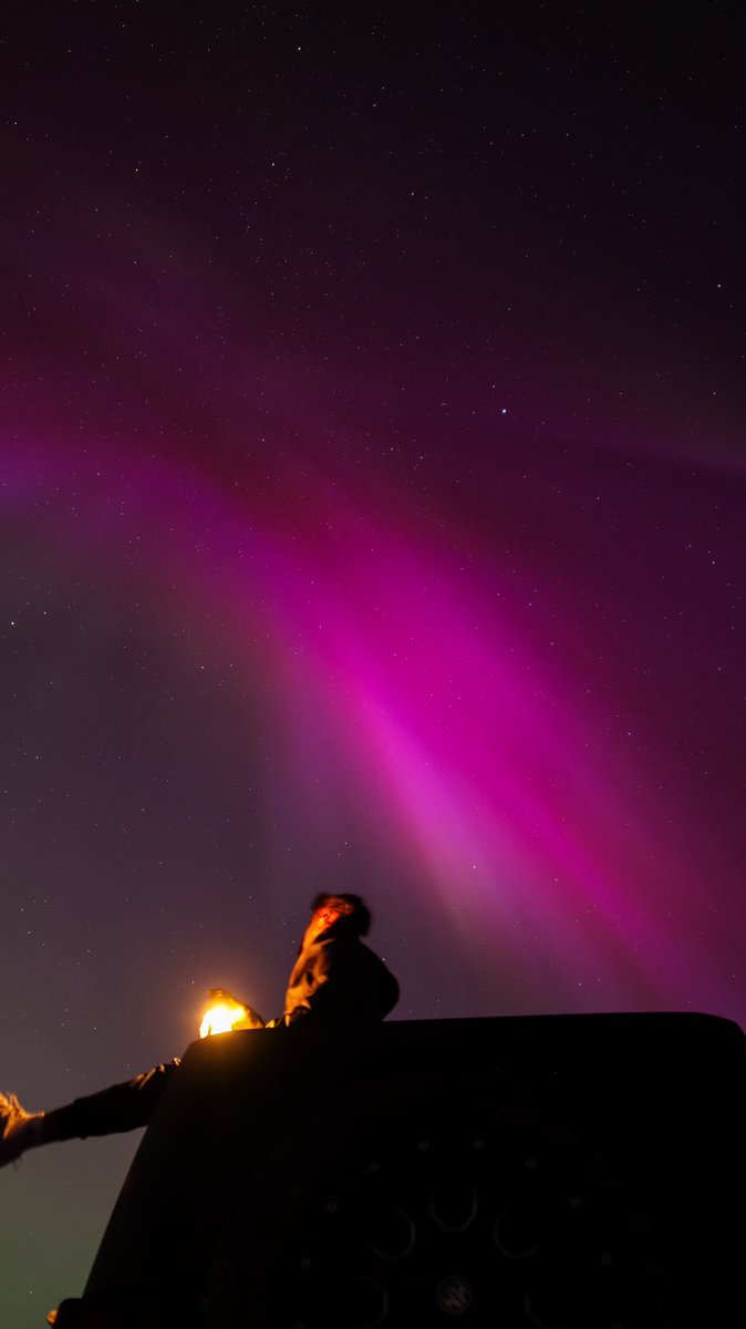 ChristianMdz1's tweet photo. “No es solo un espectáculo de luces; es un susurro del cosmos diciéndote que hay más de lo que ves, más de lo que crees, más de lo que eres.” https://t.co/zyiV1D1toq