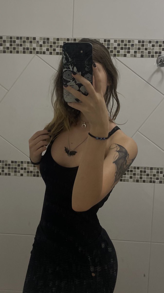 gicasdocorsa's tweet photo. ai de mim q sou romântica https://t.co/v669hjtT7O
