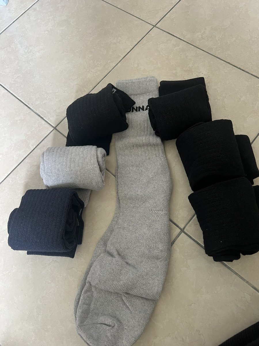 sharZaiman's tweet photo. Yg ni socks bola, terlajak beli.

Panjang ya.

RM10/pair exclude postage. Kalau korang ada consignment, kasik hakak notenya nnt hakak print hantar kome https://t.co/ZYglfqhiQe