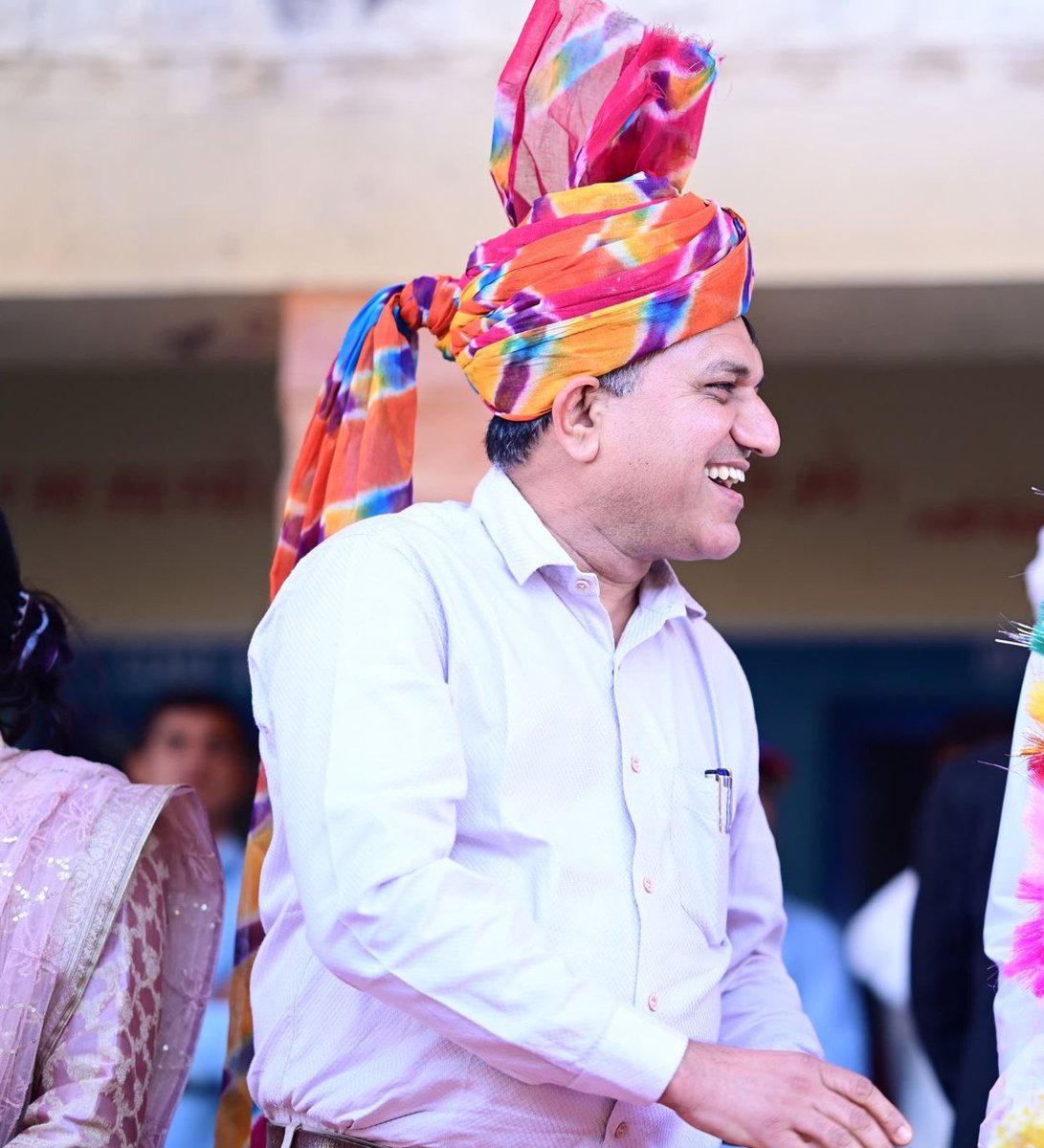 पावर फूल है बॉस हमारा रुतबा जिसका भारी 😎
<a href="/badrina00904404/">Badrinarayan Vishnoi 🇮🇳</a>

चाहे जितना जोर लगा दो जातिवादियों कुछ नहीं उखाड़ पाओगे

आमजन जिसके साथ खड़ा है उसका बाल भी बांका नहीं कर सकते

#IstandwithBadribishnoi