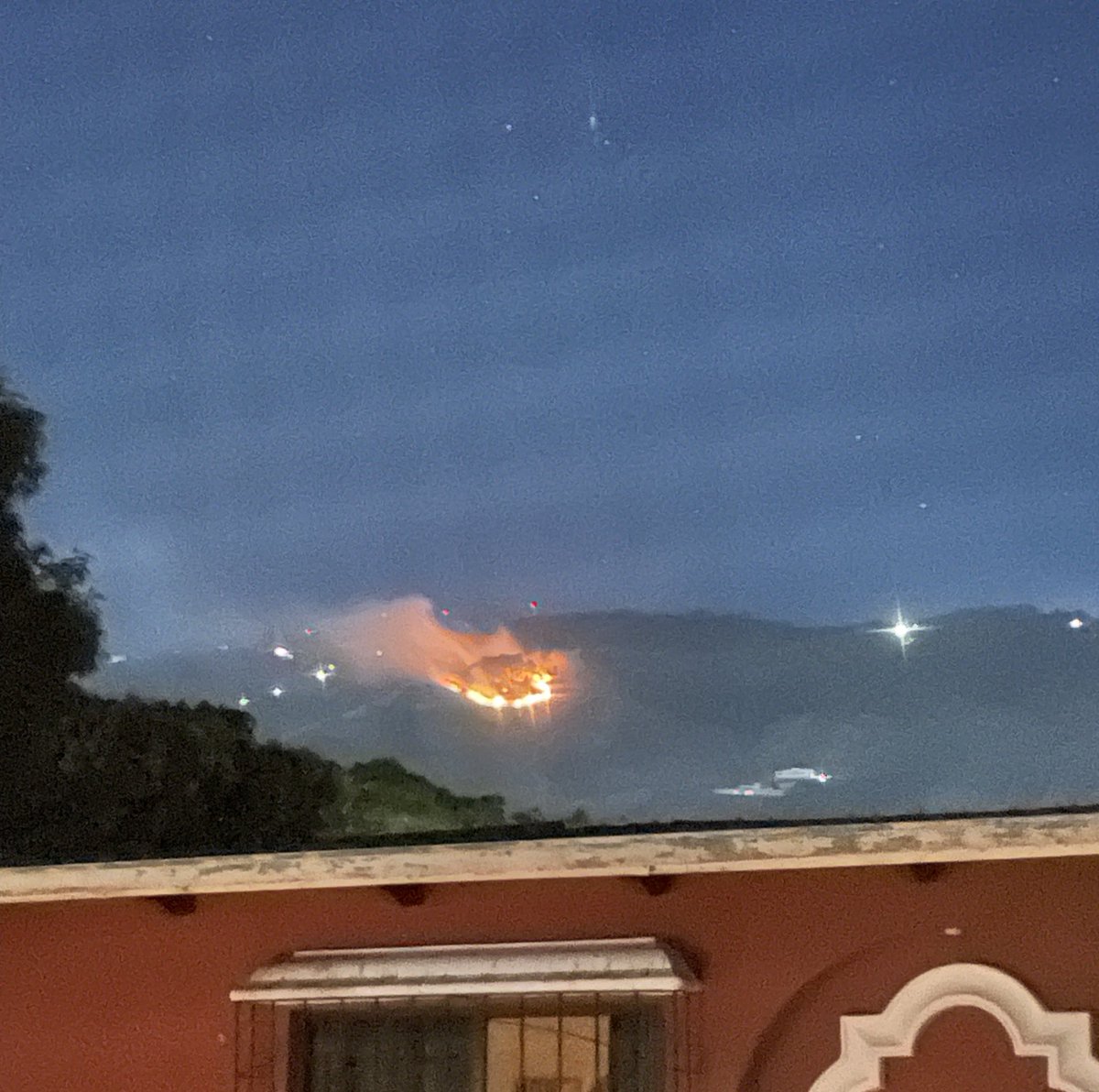tonykabuto's tweet photo. @tcsnoticias Sigue activo, ojalá se logre controlar https://t.co/ZTEuh3z5D6