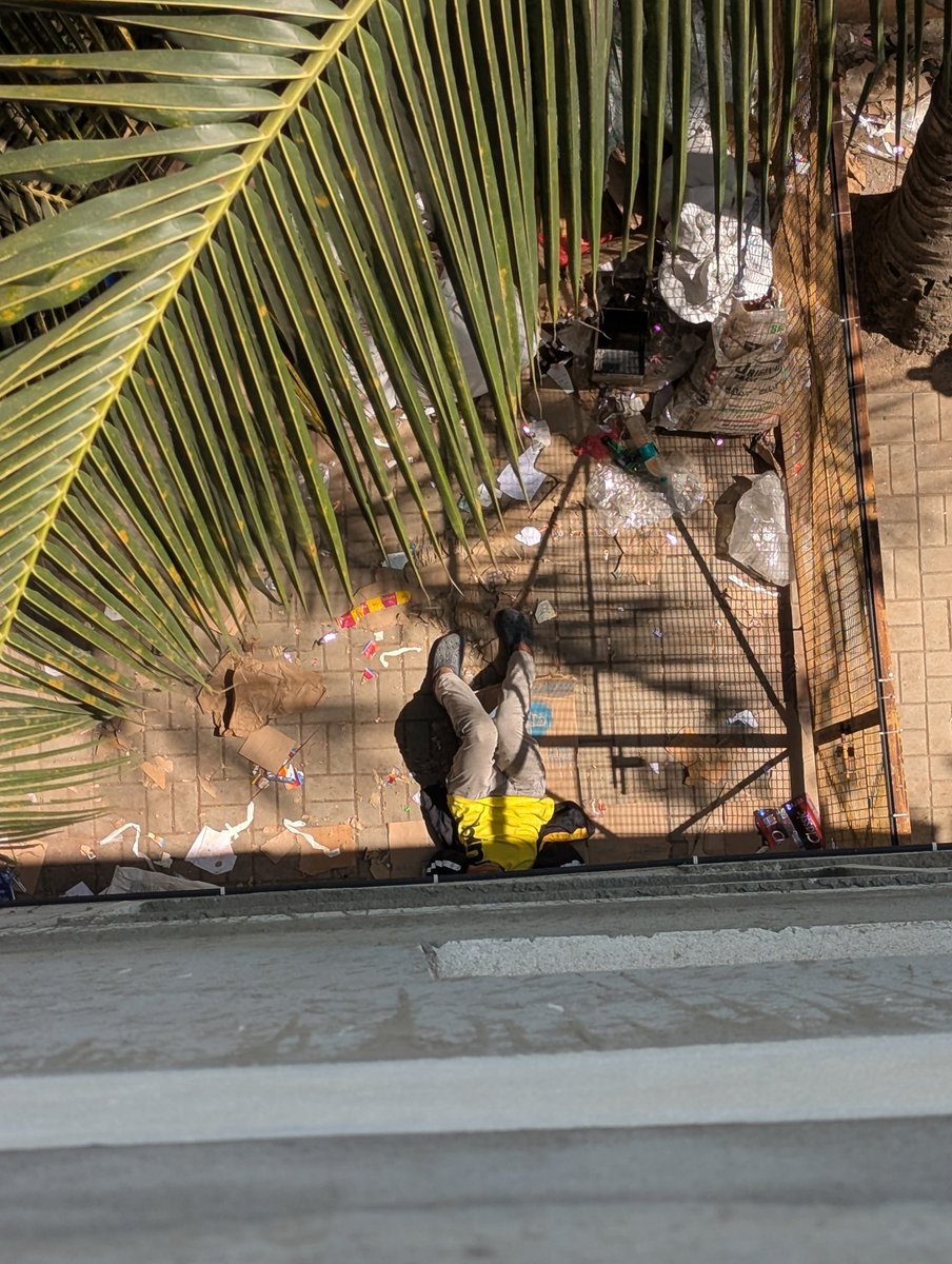 sumitsingh2415's tweet photo. Saw a Blinkit worker sleeping on the ground at the gym, surrounded by garbage. Probably between shifts, catching a break.

We enjoy 10-min deliveries, but at what cost? These workers push through exhaustion daily. A little kindness from us can go a long way.
#blinkit #Bangalore https://t.co/odmZzZJoPR